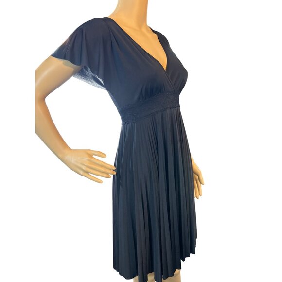 Vintage Forever 21 Womens V-Neck Pleated Dress with Lace Waist Medium Black - Picture 3 of 9